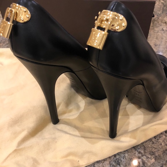 Louis Vuitton  Black Peep toe Oh Really Pump. - Picture 2 of 8